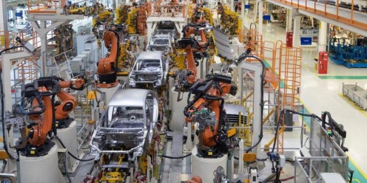 Otomobil fabrikaları 11 Mayıs’ta açılıyor