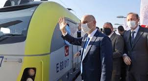 Adil Karaismailoğlu, "Trenimiz, 2 kıta, 2 deniz ve 5 ülke geçerek 12 günde yükünü Çin'e ulaştıracak" demişti