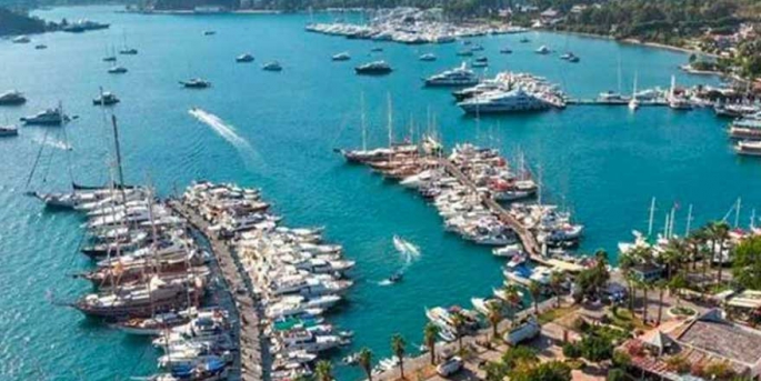 Göcek’te, karayoluyla bağlantısı olmayan liman ve iskele, 42 milyon liraya Mavi Göcek adlı şirkete satıldı.