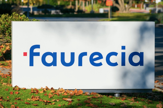 Faurecia, Alman otomotiv aydınlatma grubu Hella için yaşanan teklif savaşını kazandı.