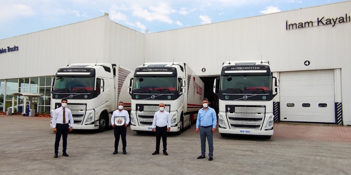 Yalçınsoy Lojistik araç filosunu 16 adet yeni Volvo FH 460 4X2 kamyon ile genişletti.