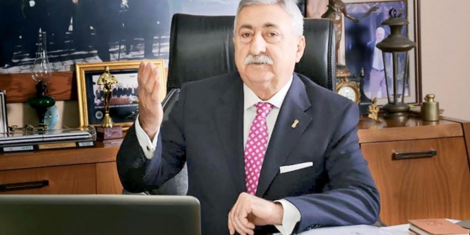 TESK Genel Başkanı Bendevi Palandöken, "Akaryakıt zamlarının vatandaşa yansımaması için ticari akaryakıt artık elzem bir ihtiyaç oldu." açıklaması yaptı.