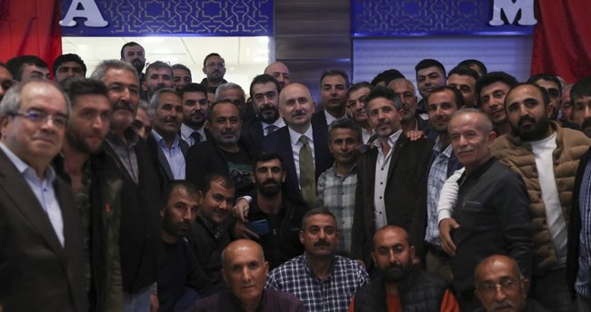 Karaismailoğlu, "Bakanlığımızca verilen yetki belgeleri için istenilen imza sirküsü yerine artık sicil tasdiknamesi yeterli sayılacak" dedi.