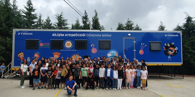 Tırsan, TEGV ile birlikte yürüttüğü “Ateşböceği Öğrenim Birimi” projesi açılış töreninde yerini aldı.