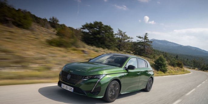 PEUGEOT 308, modern ve şık tasarımıyla eylül ayında ülkemiz yollarına çıkmaya hazırlanıyor.