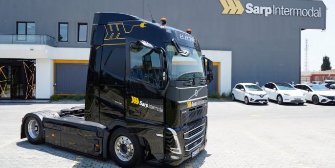 Sarp Intermodal, Türkiye’nin ilk yüzde yüz elektrikli çekici (TIR) yatırımını gerçekleştirdi.