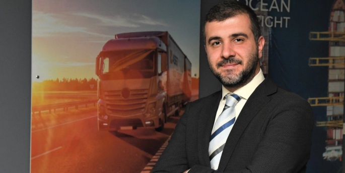 Onur Tekin, dünyanın en büyük denizlik şirketlerinin Süveyş kanalı yerine Cebelitarık Boğazını kullanma kararı aldığını belirtti.