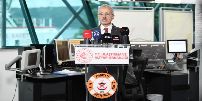 Abdulkadir Uraloğlu, "İstanbul Boğazı'nda 2023 yılında toplam 39 bin gemi hareketiyle toplam 416 milyon ton yük taşındı" açıklamasını yaptı.