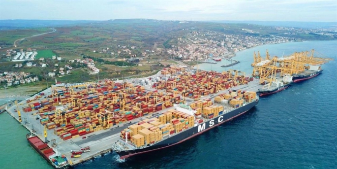Asyaport, 2024 yılının ilk altı aylık döneminde 1,1 milyonu aşkın TEU elleçleyerek Türkiye’nin en yüksek işlem hacimli limanı oldu.