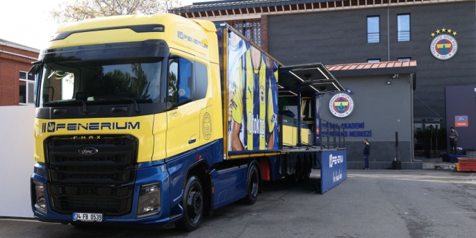 Ford Trucks tarafından Fenerium için tasarlanan iki adet F-MAX, Fenerbahçe coşkusunu Türkiye yollarına taşıyacak.
