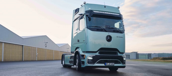 Mercedes-Benz Türk çekici segmentinin standartlarını belirlemeye devam ediyor.