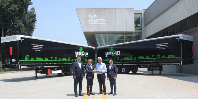 Tırsan, Yalçın Sped’e 10 adet Tenteli Perdeli Maxima Plus teslim etti.