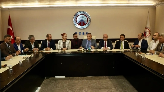 Trabzon'da denizcilik, marina ve ekonomi alanlarında proje geliştirilmesi için işbirliği protokolü imzalandı.