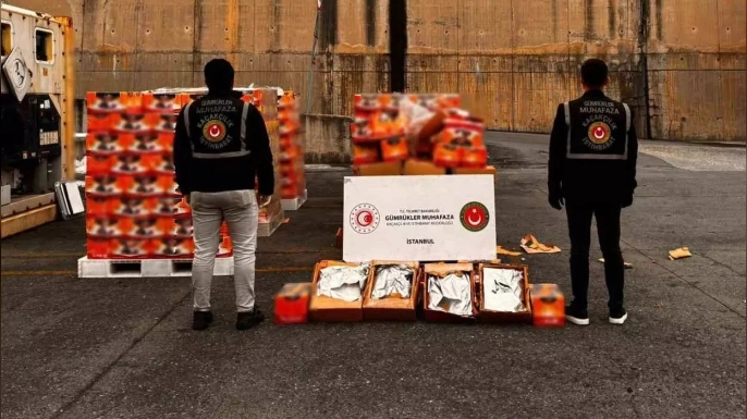 Ambarlı Limanı’ndaki konteynere düzenlenen operasyonda 175 kilo 120 gram uyuşturucu madde ele geçirildi.