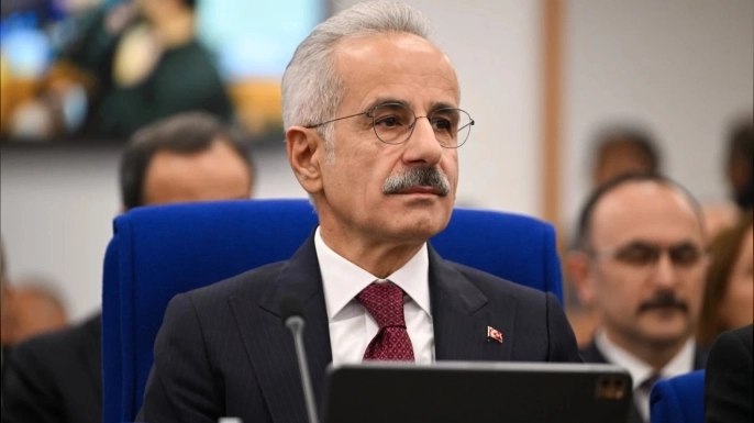 Uraloğlu, “‘Denizcilik Bakanlığı’ değil de ‘Denizcilik Başkanlığı’ kurulmasıyla ilgili bir çalışmamız var” dedi.