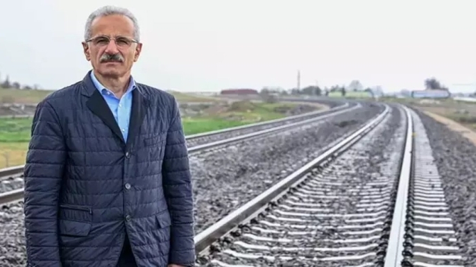 Uraloğlu, “Ocak-Ekim döneminde iltisak hatları ile 9,8 milyon ton yük taşıdık” dedi.