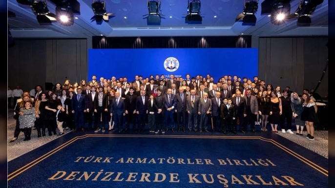 Türk Armatörler Birliği, kuruluşunun 100. yılı dolayısıyla “Denizlerde Kuşaklar Buluşması” adlı etkinliği ilk kez düzenledi.