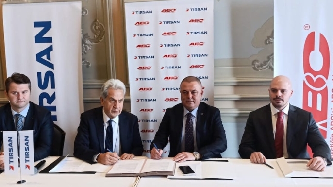 Tırsan Treyler, ABC Logistics ile 300 adetlik treyler anlaşması yaptı.