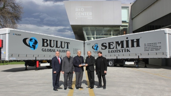 Tırsan, Semih Lojistik’e 20 adet Tenteli Perdeli Multi-Ride teslim etti.