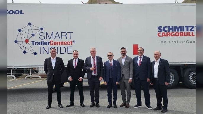 Schmitz Cargobull, Türkiye'de Bilgi Teknolojileri ve İletişim Kurumu (BTK) onaylı ve sertifikalı treyler telematik sistemini kullanıcılarına sunan Ilk treyler üreticisi oldu.
