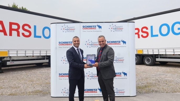 Schmitz Cargobull, Mars Logistics’e 500 adet tren yükleme özellikli S.CS Mega DB tipi tenteli treyler teslimatını başarıyla tamamladı.