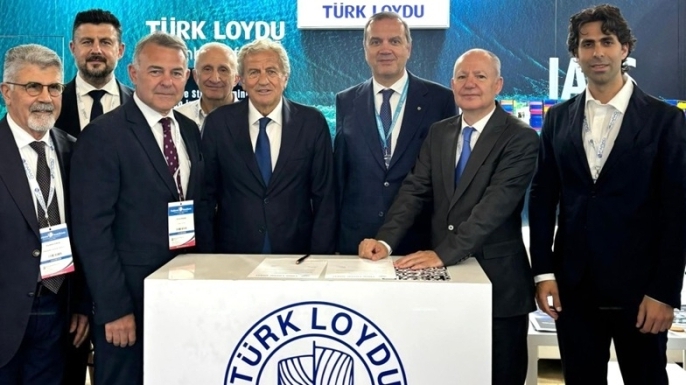 Türk Loydu ve Türk P&I arasında, Posidonia 2026 Uluslararası Denizcilik Fuarı’nda, Mutabakat Zaptı (MoU), imzalandı.