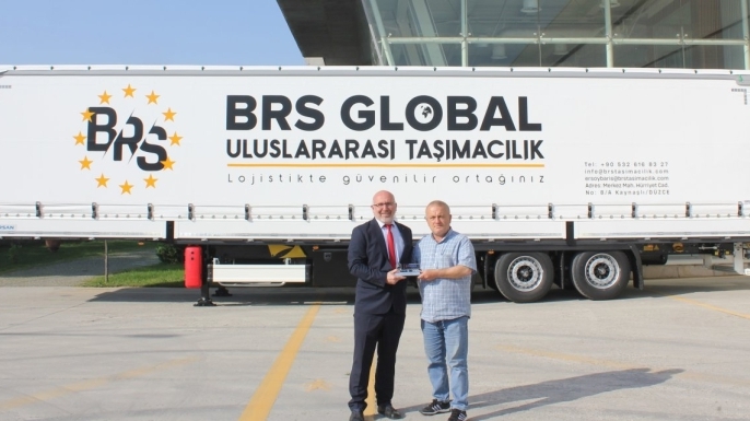 Tırsan, BRS Global’e 5 adet Tenteli Perdeli Multi-Ride teslimatı gerçekleştirdi.