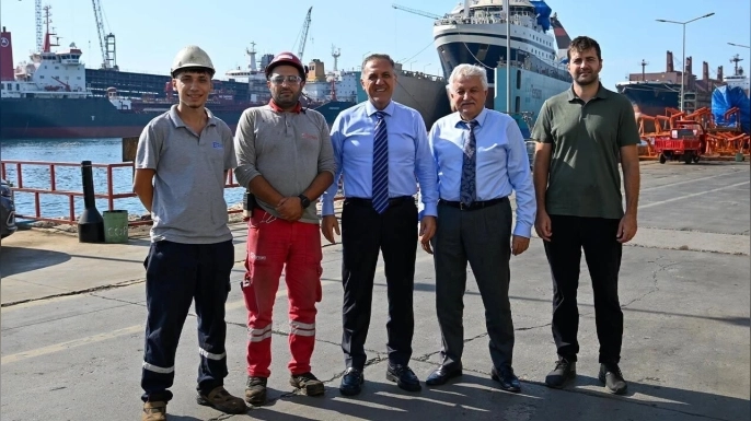 Yalova Valisi Ahmet Hamdi Usta, Altınova’daki Tersan Tersanesi ve Gürdesan Tersanesi’ ni ziyaret etti.