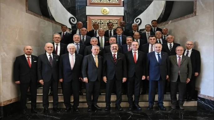 Düzgit ve DTO üyeleri Hazine ve Maliye Bakan Yardımcısı Bekir Bayrakdar’ı ve Gümrükler Genel Müdürü Mustafa Gümüş ve TOBB başkanı Hisarcıklıoğlu’nu ziyaret etti.