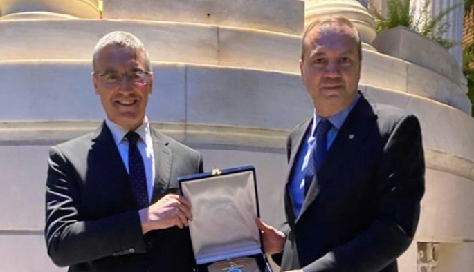 Atina Büyükelçimiz Burak Özügergin, POSIDONIA 2022 Uluslararası Gemicilik Fuarı'na katılan Türk denizcilik sektörü temsilcilerine bir resepsiyon verdi.