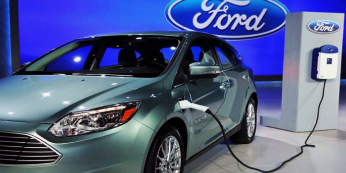 Ford, elektrikli otomobilleri sabit fiyatla sadece çevrim içi satma kararı aldıklarını açıkladı.