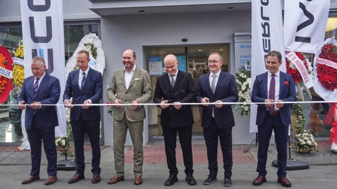 IVECO, Mengerler Motorlu Araçlar ile iş birliği yaparak Türkiye'de büyüme stratejisine hız kazandırdı.