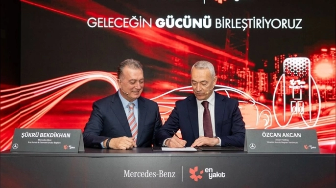 Mercedes-Benz Otomotiv, En Yakıt iş birliğiyle Türkiye’de kendi markalı yüksek hızlı şarj ağını kuracak
