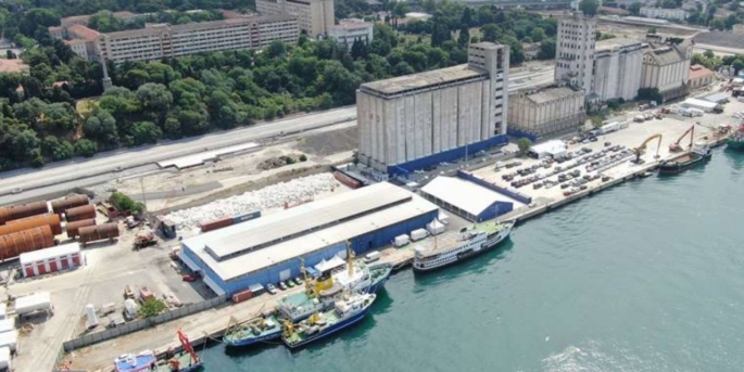 Motorlu kara taşıtlarının serbest dolaşıma giriş işlemlerinde yetkili gümrük müdürlüklerine Haydarpaşa da eklendi.