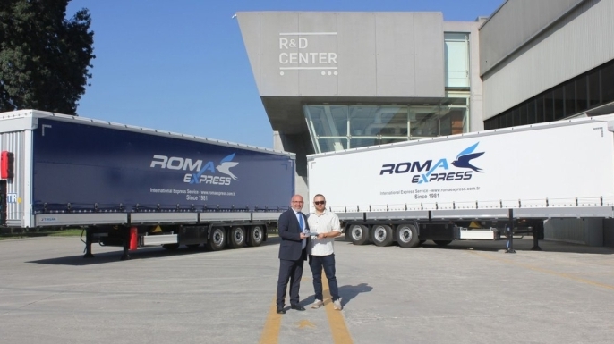 Tırsan, minivan taşımacılığının tecrübeli ismi Roma Express’e ilk treylerlerini teslim etti.