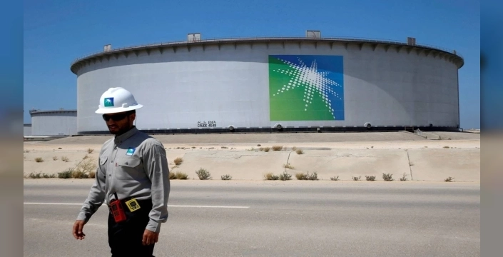 Suudi Aramco iki petrol sahasında üretimi azaltıyor
